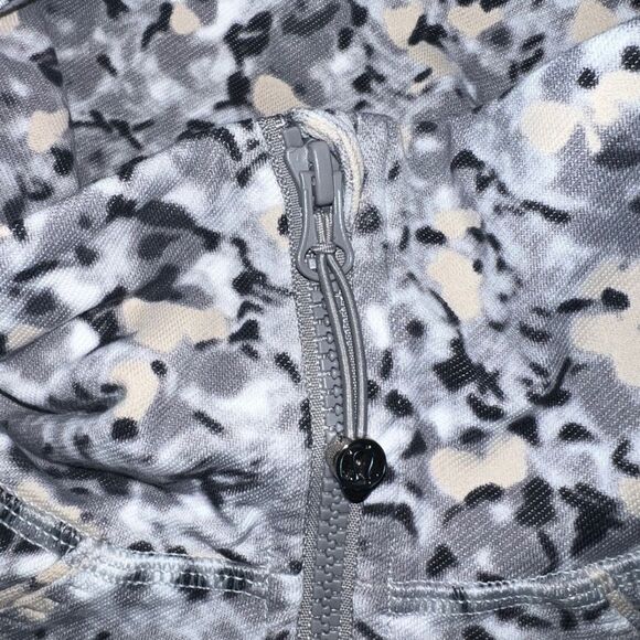 Lululemon Nice Asana Jacket Not So Petite Fleur Silver Spoon - Picture 2 of 5
